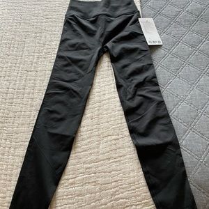 NWT Lululemon Ebb to Street Tights